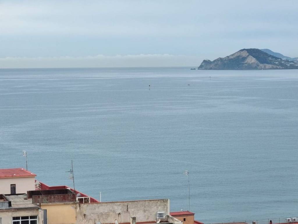 appartamento in vendita a Napoli in zona Bagnoli
