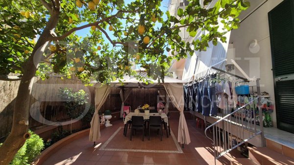 appartamento in vendita a Napoli in zona Bagnoli