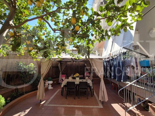 appartamento in vendita a Napoli in zona Bagnoli