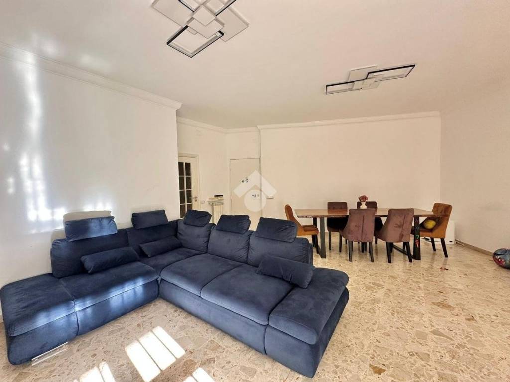 appartamento in vendita a Napoli in zona Arenella