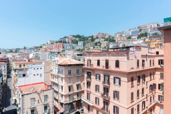 appartamento in vendita a Napoli in zona Chiaia