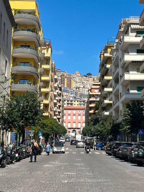appartamento in vendita a Napoli in zona Chiaia