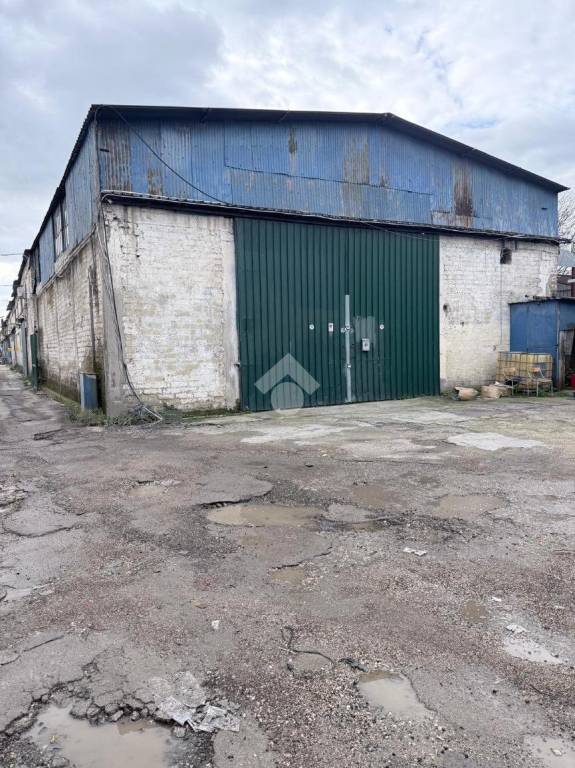 appartamento in vendita a Napoli in zona Zona Industriale-Ferrovia