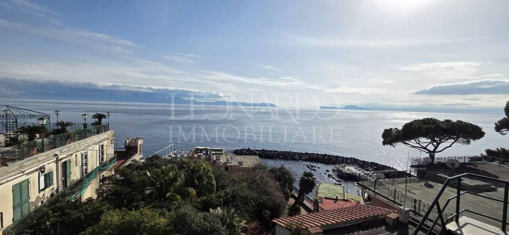 appartamento in vendita a Napoli in zona Posillipo