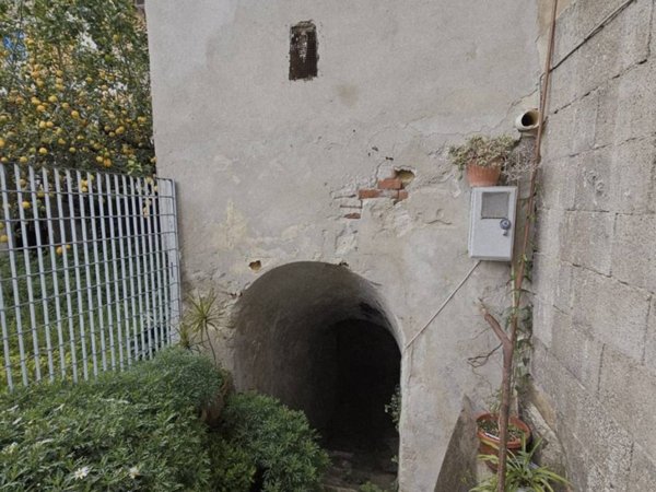 negozio in vendita a Napoli in zona Soccavo