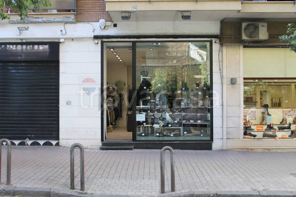 negozio in vendita a Napoli in zona Soccavo