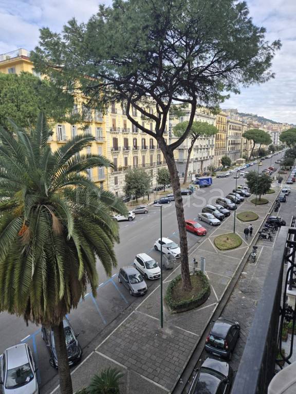 appartamento in vendita a Napoli in zona Chiaia