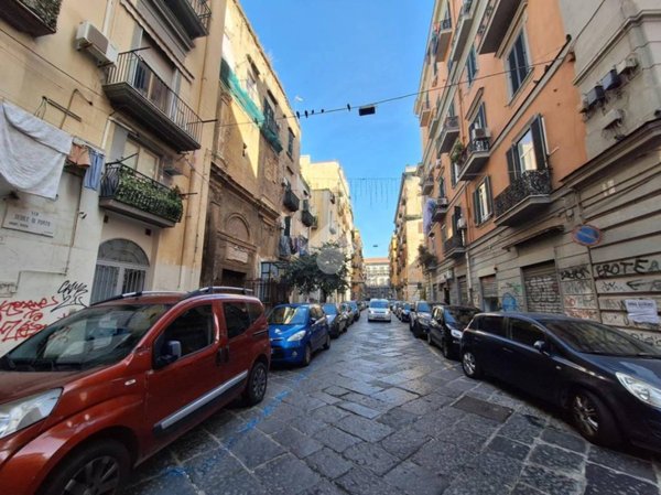 appartamento in vendita a Napoli in zona Porto