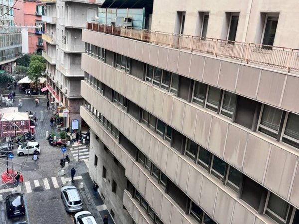 appartamento in vendita a Napoli in zona Porto