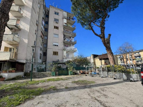 appartamento in vendita a Napoli in zona Pianura