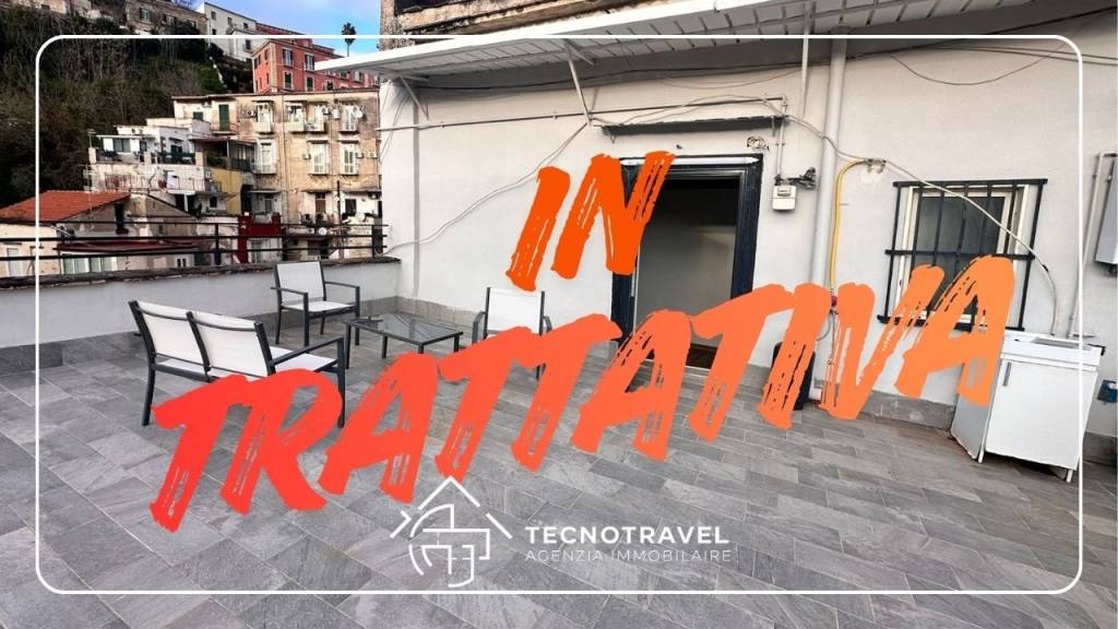 appartamento in vendita a Napoli in zona San Carlo all'Arena