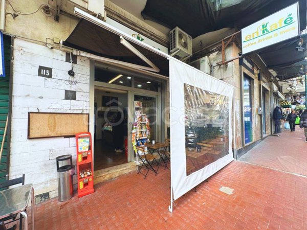 negozio in vendita a Napoli in zona Soccavo
