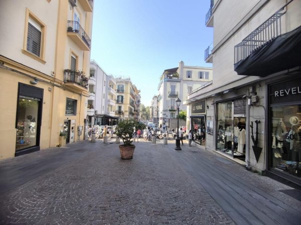 locale di sgombero in vendita a Napoli in zona Vomero