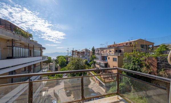 appartamento in vendita a Napoli in zona Posillipo