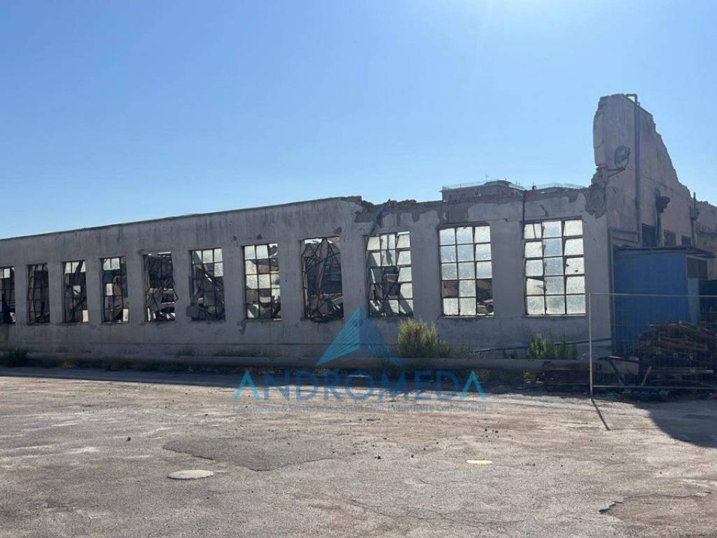 ufficio in vendita a Napoli in zona San Giovanni a Teduccio