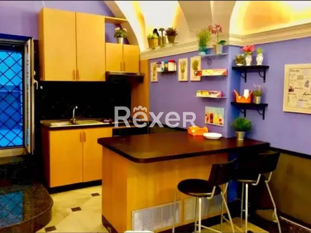 appartamento in vendita a Napoli in zona Pendino / San Giuseppe