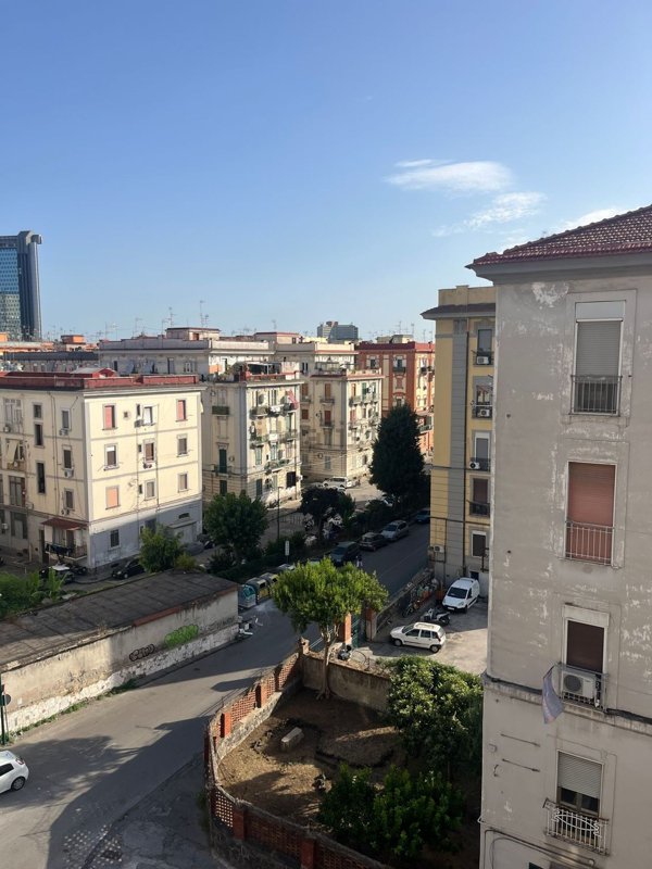 appartamento in vendita a Napoli in zona Poggioreale