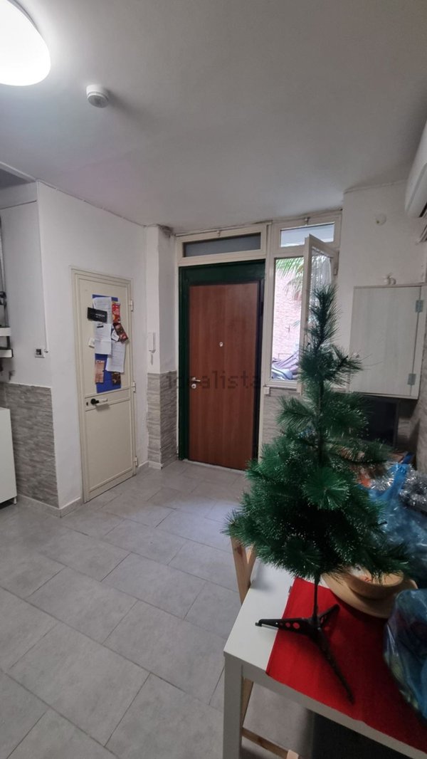 appartamento in vendita a Napoli in zona San Carlo all'Arena