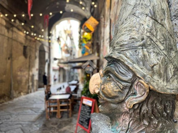 appartamento in vendita a Napoli in zona San Lorenzo