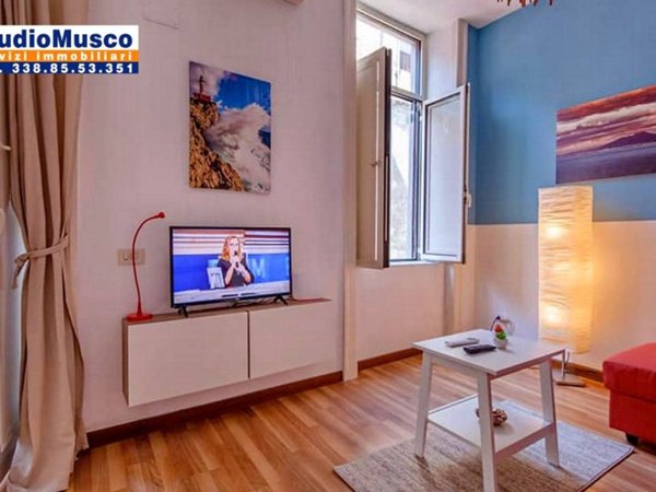 appartamento in vendita a Napoli in zona Chiaia