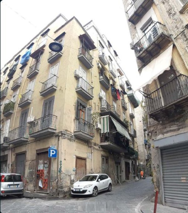 appartamento in vendita a Napoli in zona Pendino / San Giuseppe