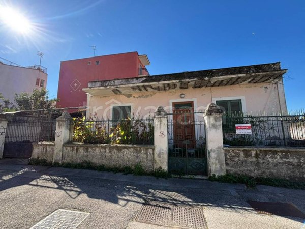 casa indipendente in vendita a Napoli in zona Ponticelli