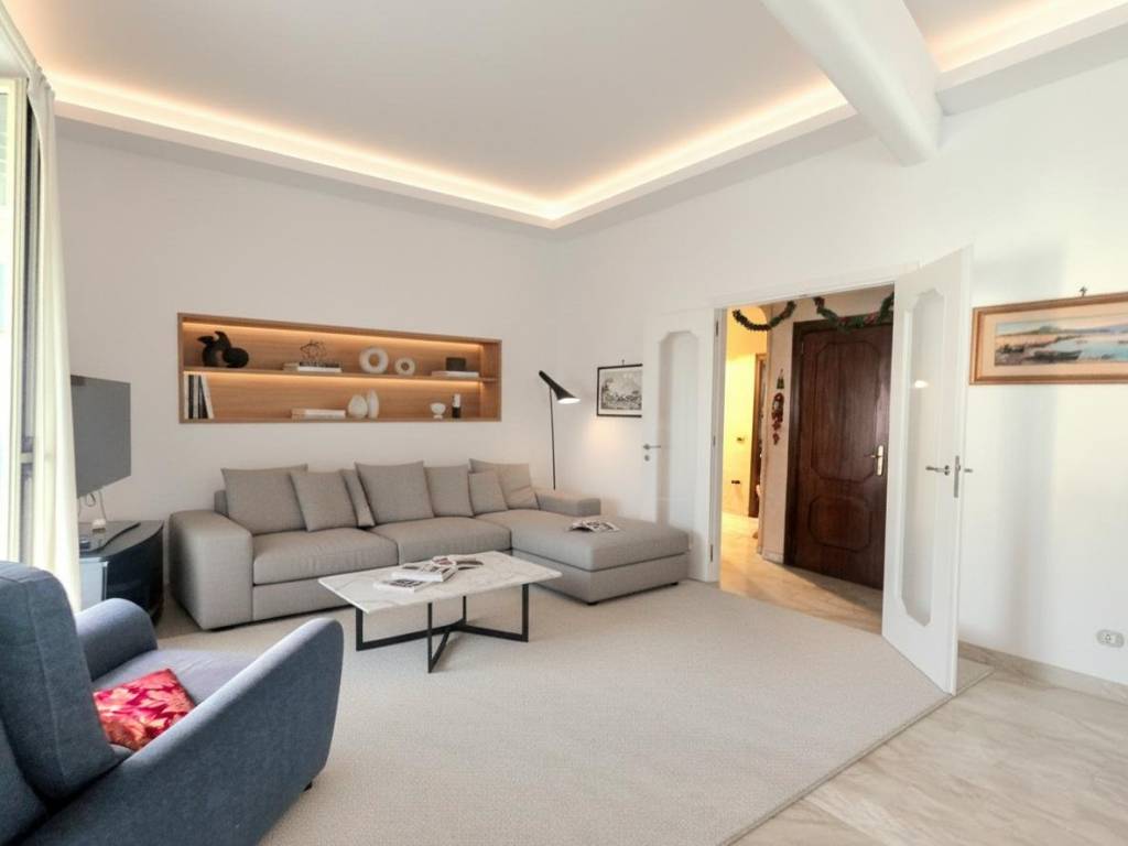 appartamento in vendita a Napoli in zona Arenella