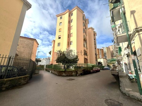 appartamento in vendita a Napoli in zona Fuorigrotta