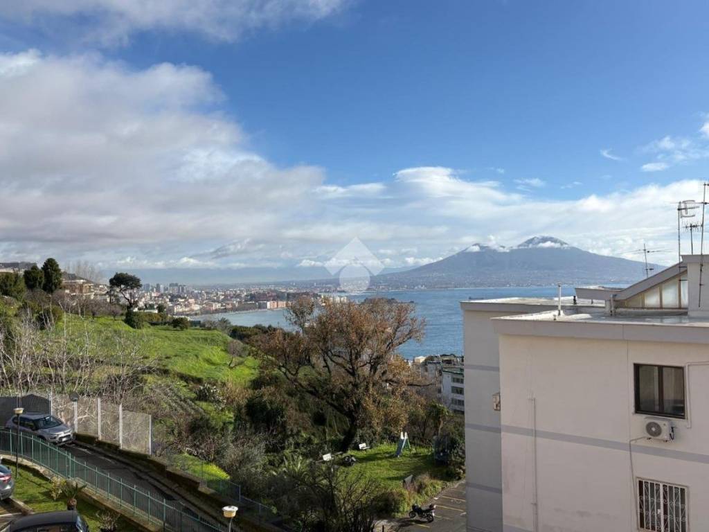 appartamento in vendita a Napoli in zona Posillipo