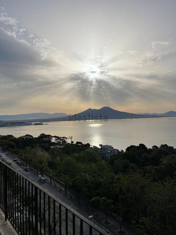 appartamento in vendita a Napoli in zona Posillipo