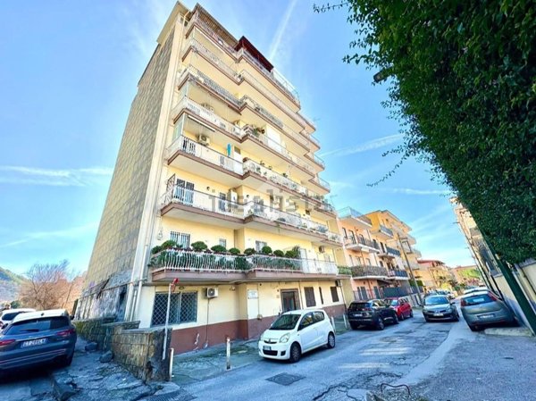 appartamento in vendita a Napoli in zona Pianura