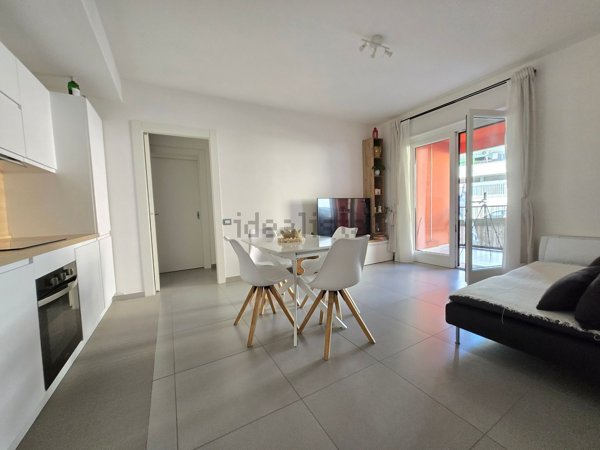 appartamento in vendita a Napoli in zona San Carlo all'Arena