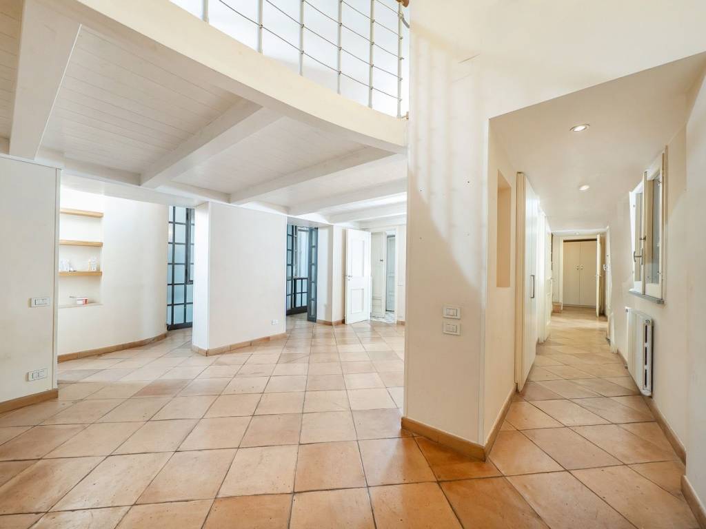 appartamento in vendita a Napoli in zona San Ferdinando