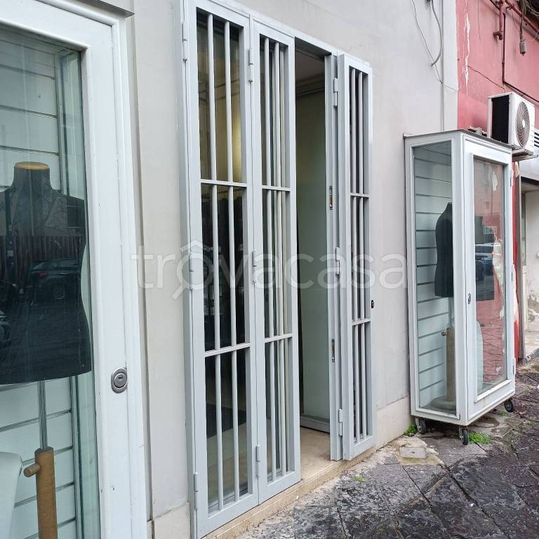 negozio in vendita a Napoli in zona Vicaria