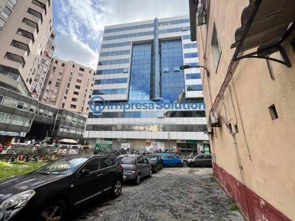 negozio in vendita a Napoli in zona Pendino / San Giuseppe