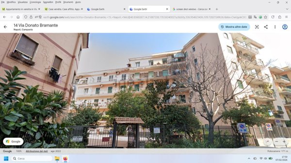 appartamento in vendita a Napoli in zona Chiaia