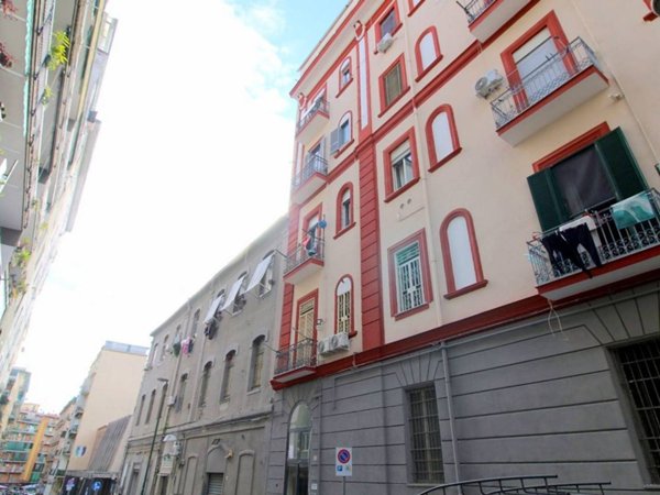 appartamento in vendita a Napoli in zona San Carlo all'Arena