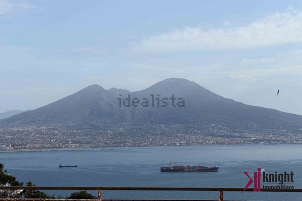 appartamento in vendita a Napoli in zona Posillipo