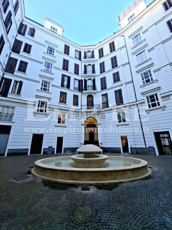 appartamento in vendita a Napoli in zona Pendino / San Giuseppe