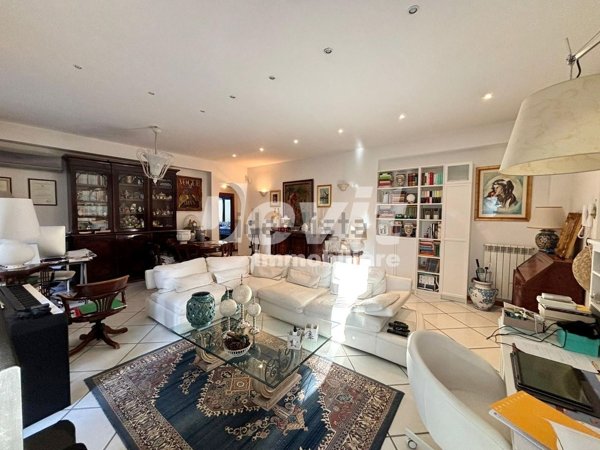 appartamento in vendita a Napoli in zona Arenella