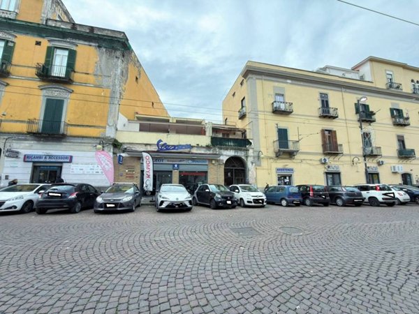 appartamento in vendita a Napoli in zona Barra