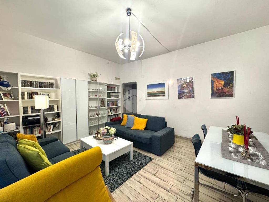 appartamento in vendita a Napoli in zona Stella