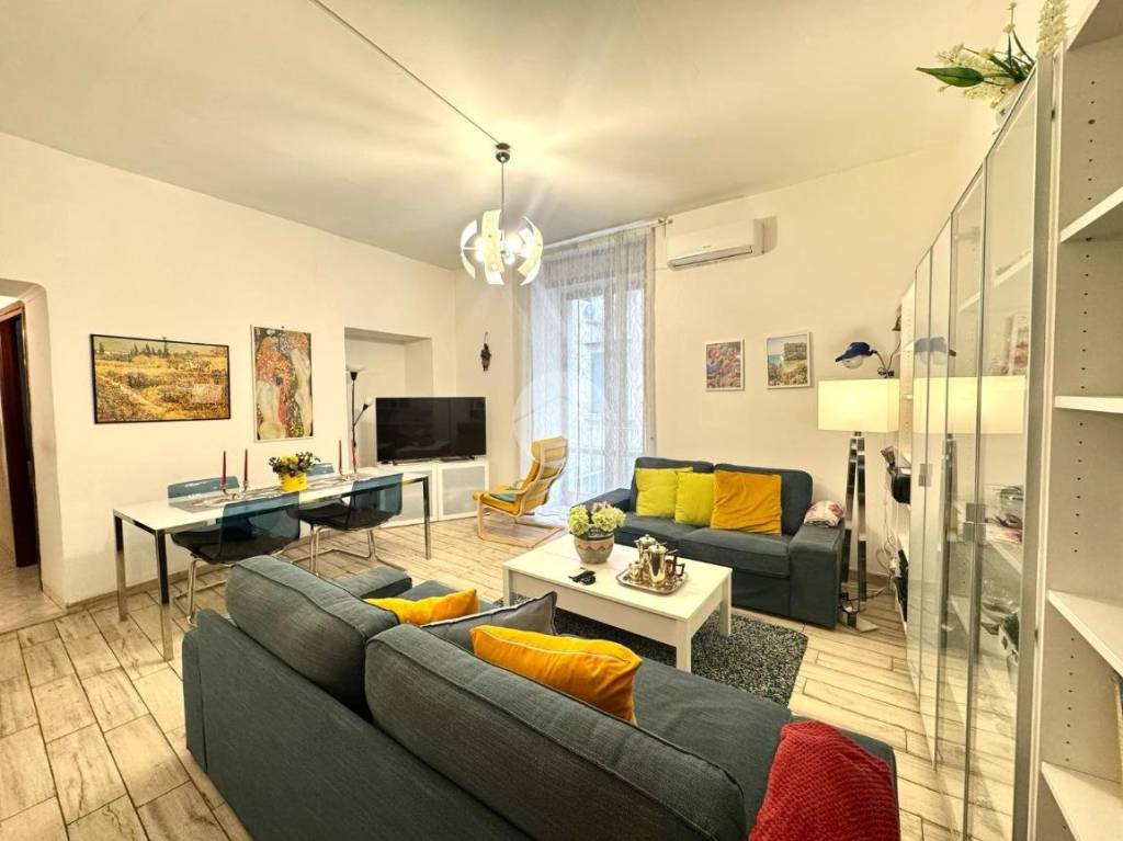 appartamento in vendita a Napoli in zona Stella