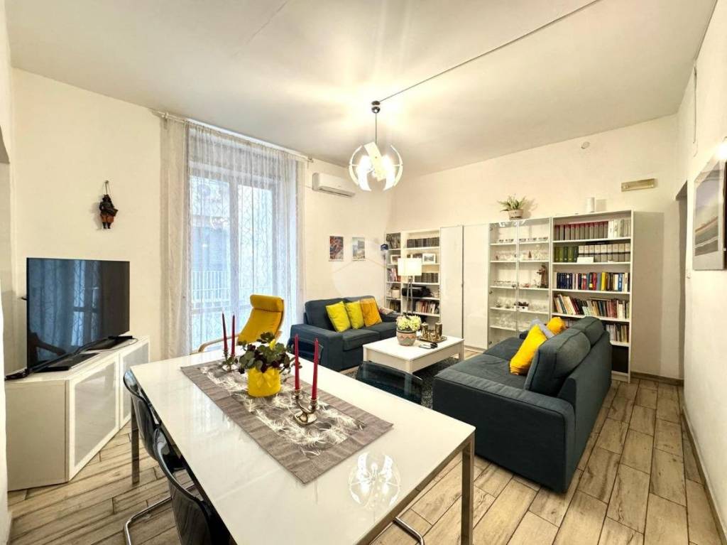 appartamento in vendita a Napoli in zona Stella