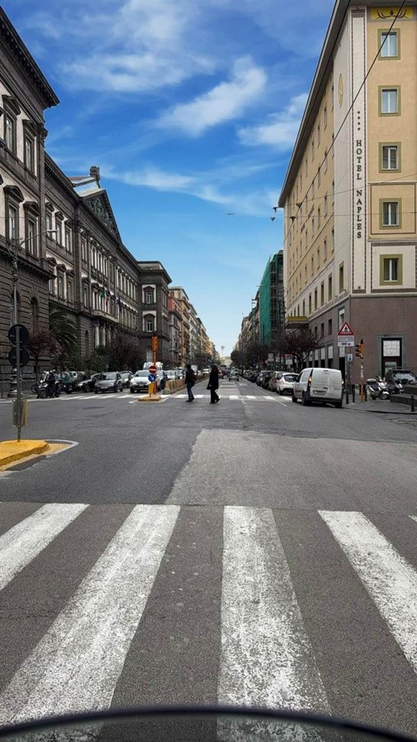 locale commerciale in vendita a Napoli in zona Pendino / San Giuseppe