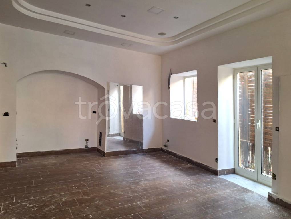 negozio in vendita a Napoli in zona Stella