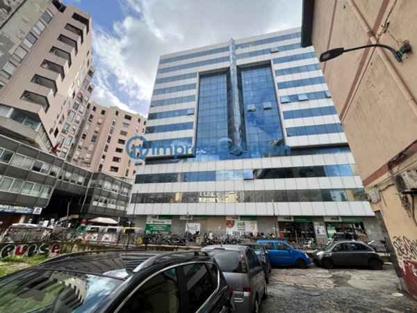 negozio in vendita a Napoli in zona Pendino / San Giuseppe