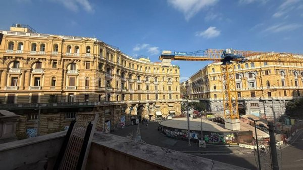 appartamento in vendita a Napoli in zona Mercato