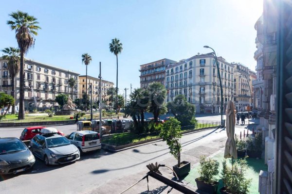 appartamento in vendita a Napoli in zona Chiaia