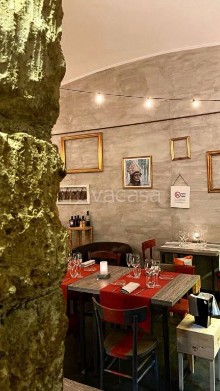 negozio in vendita a Napoli in zona Chiaia